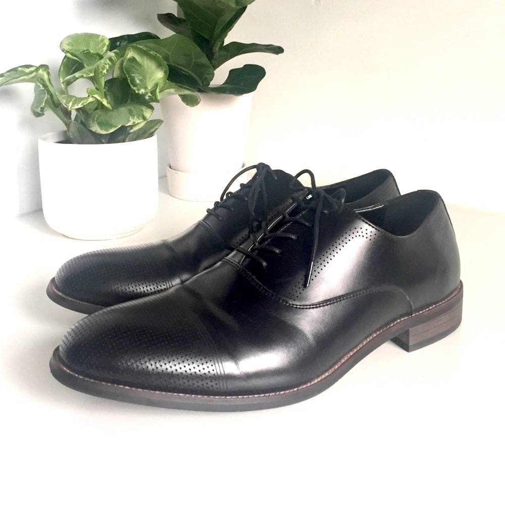 KENNETH COLE Jean Perforated Cap Lace Up